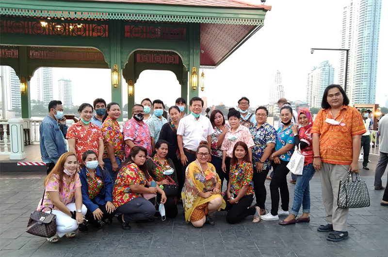 กิจกรรมรดน้ำดำหัว และ ประชุมสังสรรค์ผู้บริหารและสายตรวจ